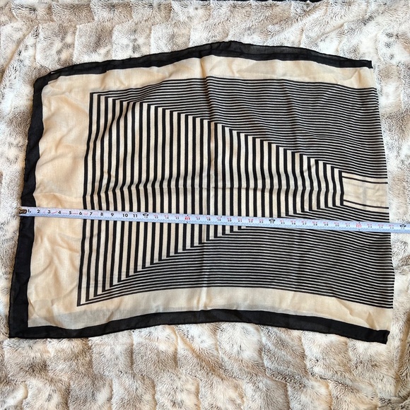 Beautiful Long Cream and Black Scarf - Picture 5 of 7